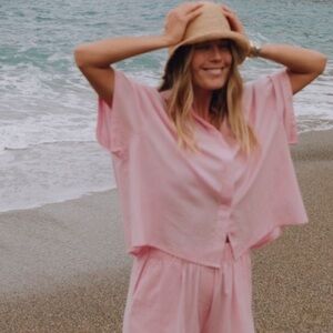 Daily Drills Linen Cropped Short Sleeve Shirt in Baby Pink Ballerina Ballet